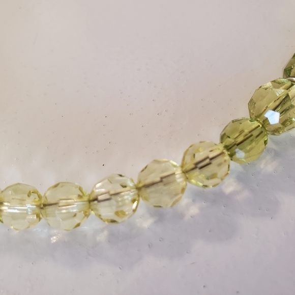 Vintage lucite faceted peridot green choker bib statement necklace 80's 90's euc - Picture 12 of 16